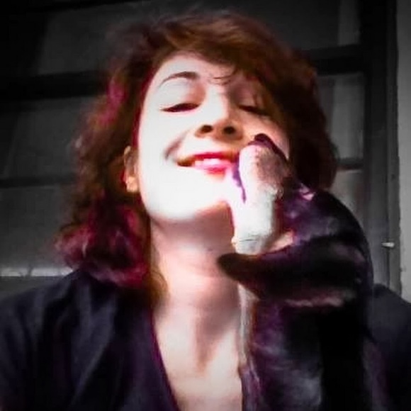 Meet your Posher, Katie - Picture 2 of 7